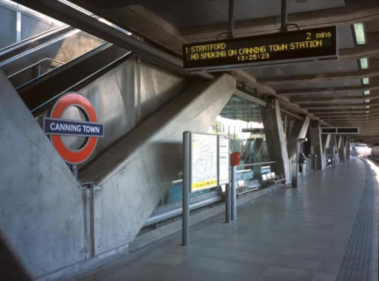 Canning Town 2 Bed Apartment London Bagian luar foto